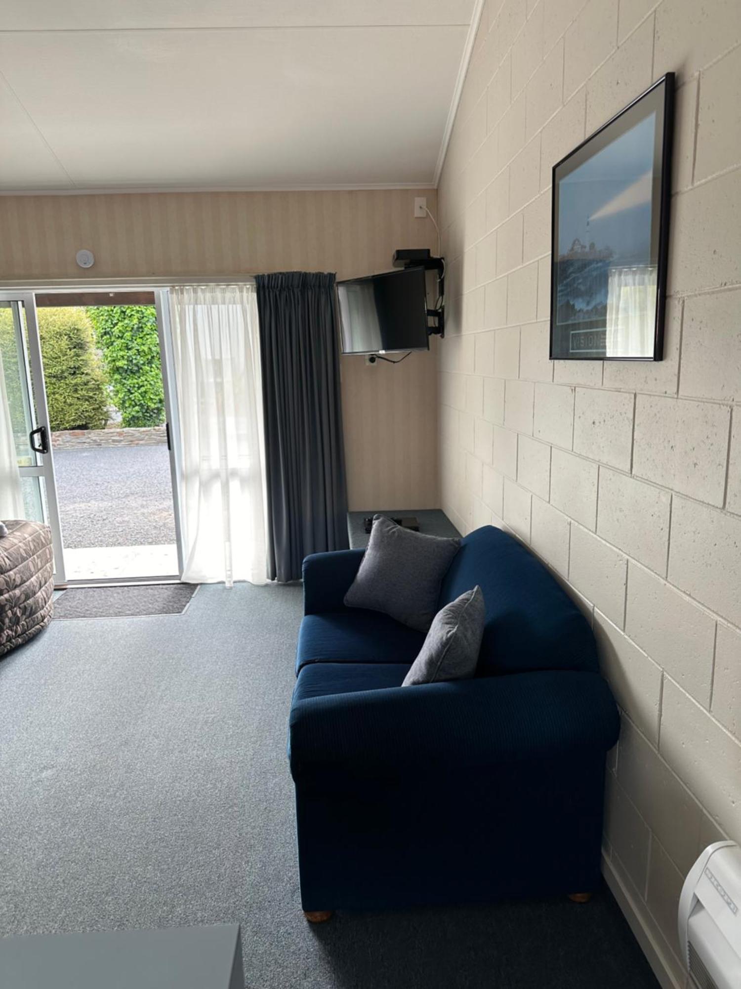 Helensborough Motor Inn Balclutha Bagian luar foto